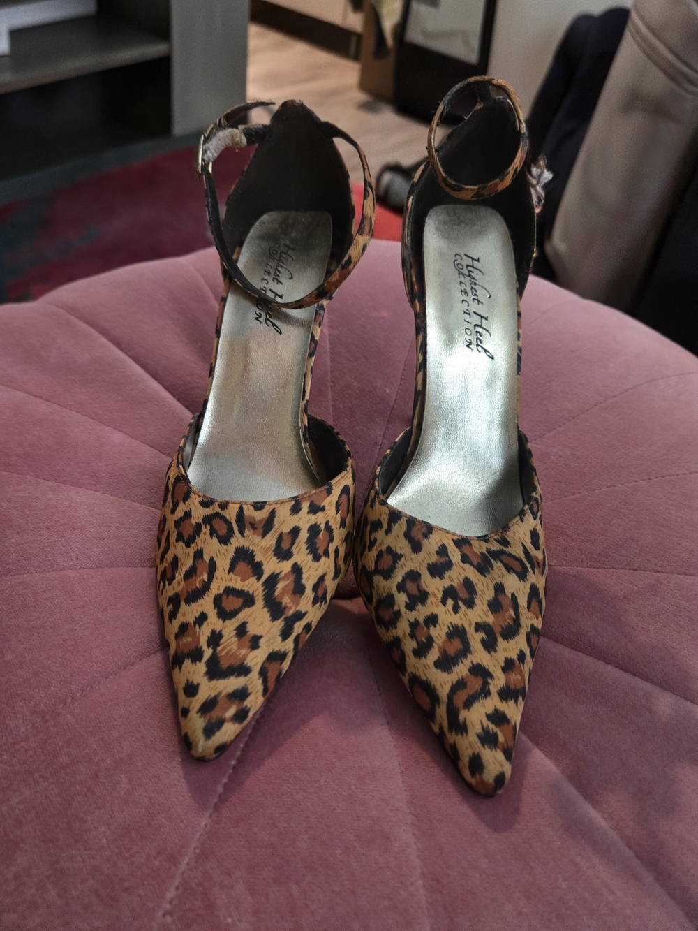 Retro Heeled Leopard Print Pointed-Toe Ankle Strap Pumps - Brown